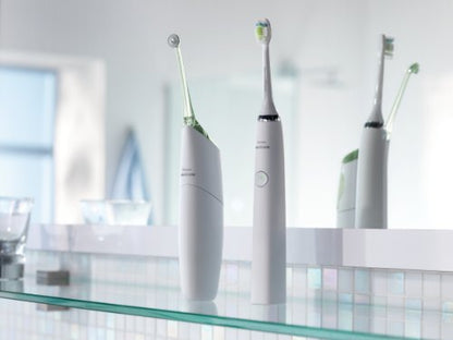 Philips Sonicare DiamondClean rechargeable electric toothbrush, white edition, HX9332.